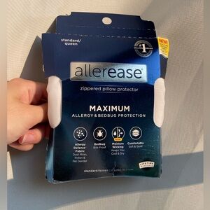 White Zippered Pillow Protector